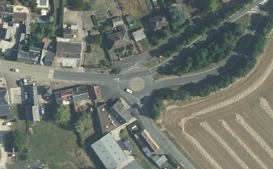 Vue aérienne du Rond-point anonyme n°48010044