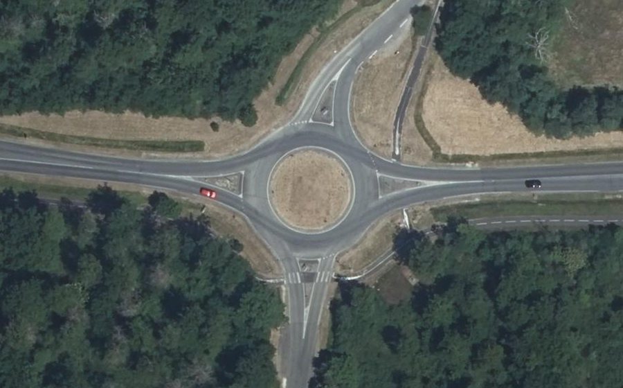 Vue aérienne du Rond-point anonyme n°48010048