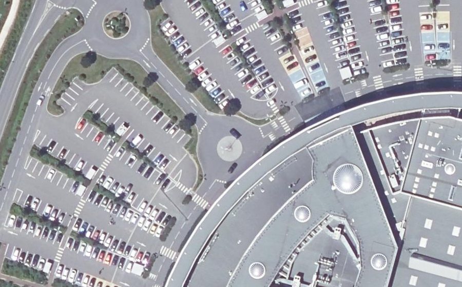 Vue aérienne du Rond-point anonyme n°480374194
