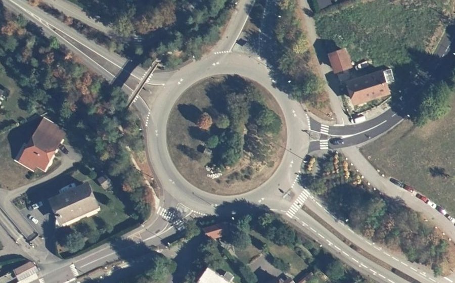 Vue aérienne du Rond-point anonyme n°4805672