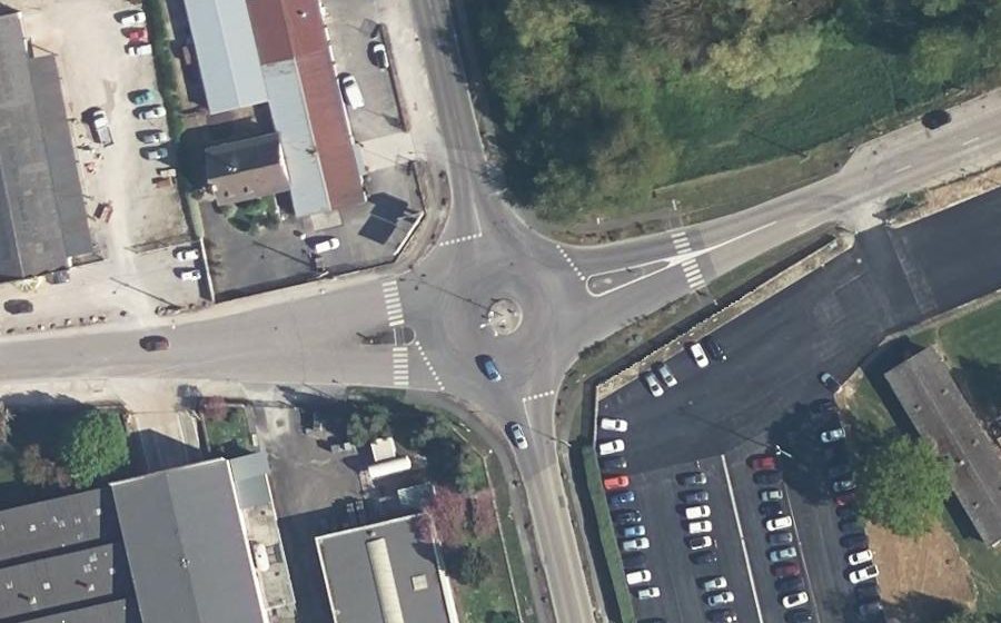 Vue aérienne du Rond-point anonyme n°4806622