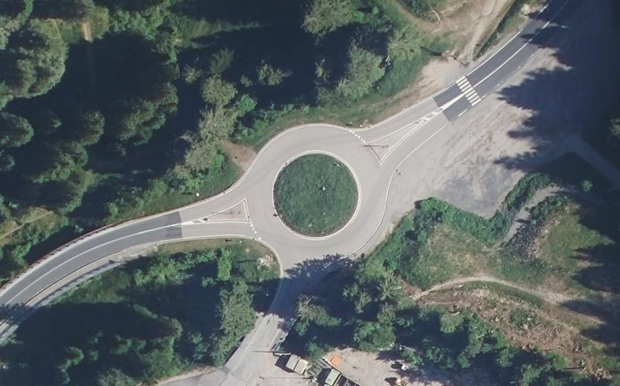 Vue aérienne du Rond-point anonyme n°48066480