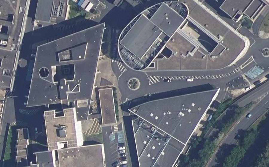 Vue aérienne du Rond-point anonyme n°48099002