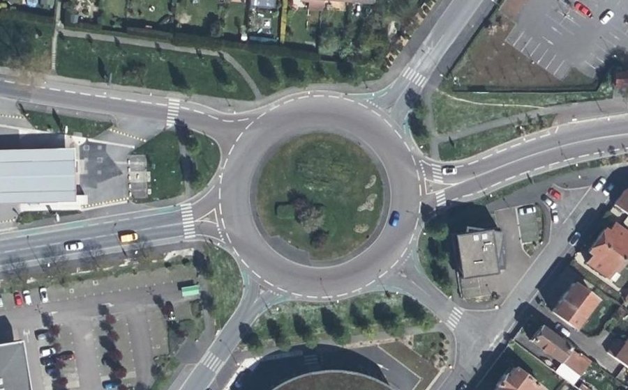 Vue aérienne du Rond-point anonyme n°4810595