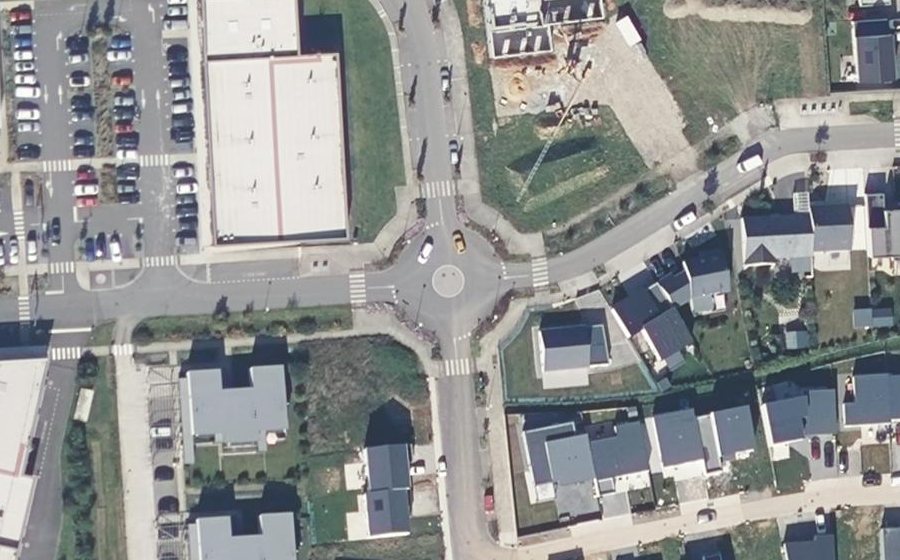 Vue aérienne du Rond-point anonyme n°481059850