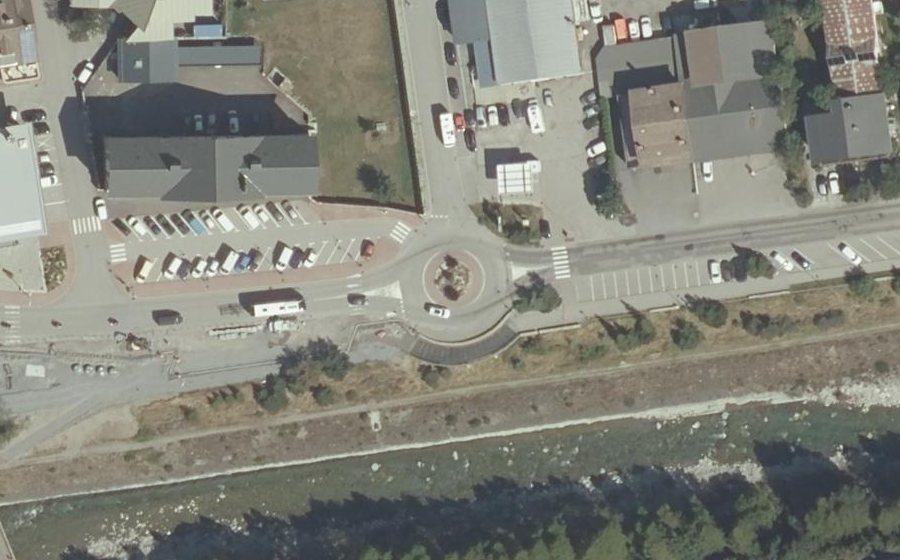 Vue aérienne du Rond-point anonyme n°48142791