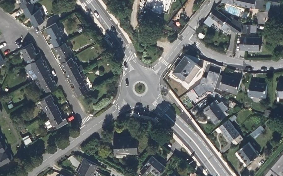 Vue aérienne du Rond-point anonyme n°481661117