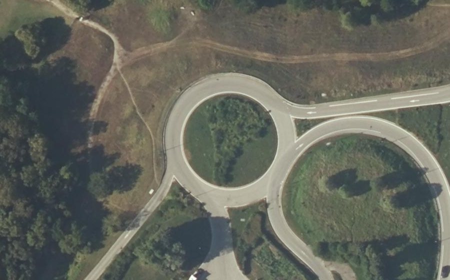 Vue aérienne du Rond-point anonyme n°48201713