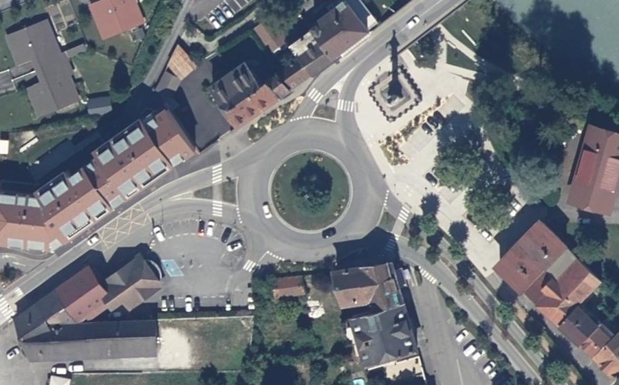 Vue aérienne du Rond-point anonyme n°4829792