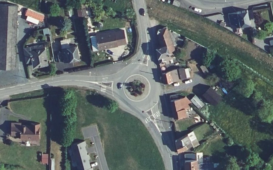 Vue aérienne du Rond-point anonyme n°48424646