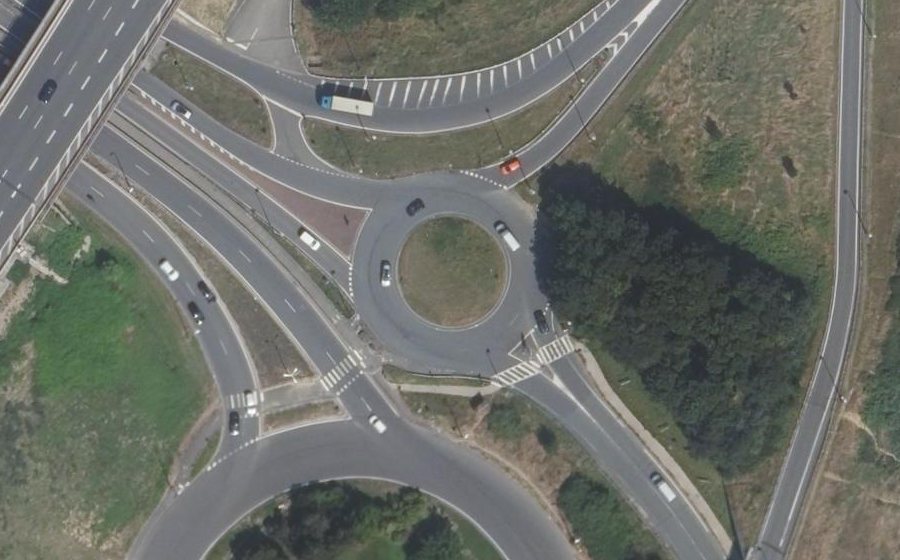 Vue aérienne du Rond-point anonyme n°48457871