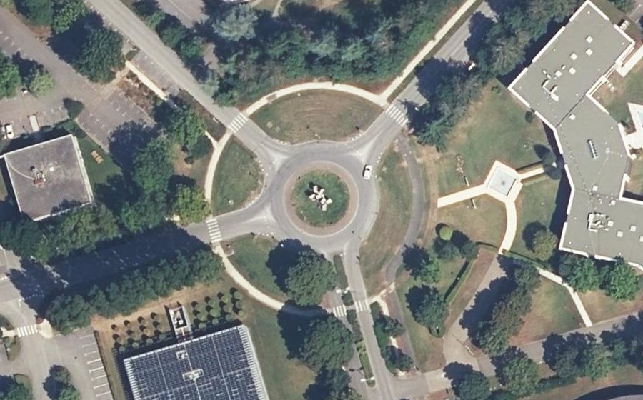 Vue aérienne du Rond-point anonyme n°4850652