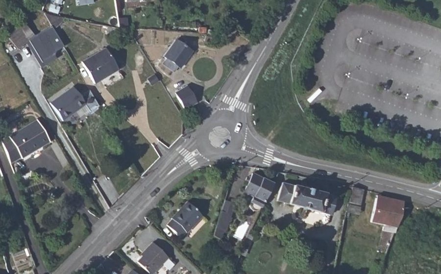 Vue aérienne du Rond-point anonyme n°485391191