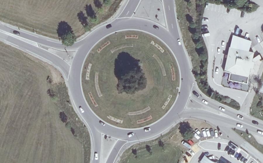 Vue aérienne du Rond-point anonyme n°4854283