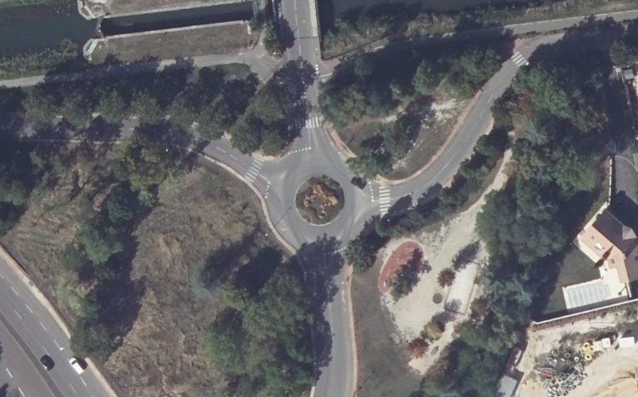 Vue aérienne du Rond-point anonyme n°4855175