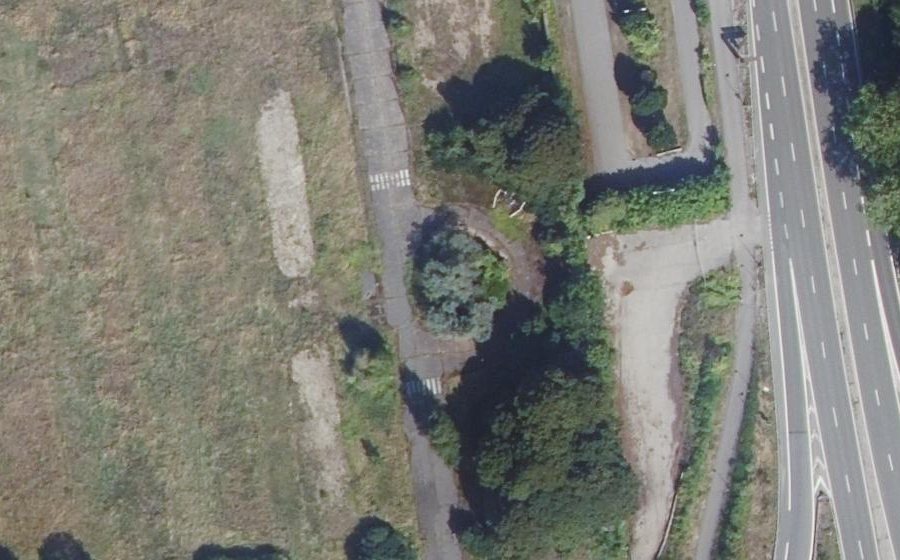 Vue aérienne du Rond-point anonyme n°485530762