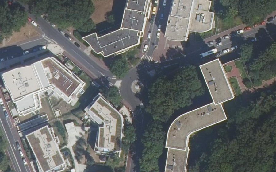 Vue aérienne du Rond-point anonyme n°48560067
