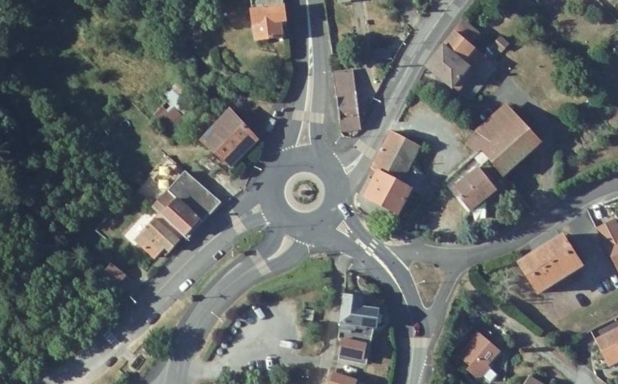 Vue aérienne du Rond-point anonyme n°4861575