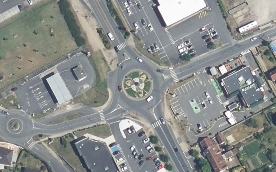 Vue aérienne du Rond-point anonyme n°4861607