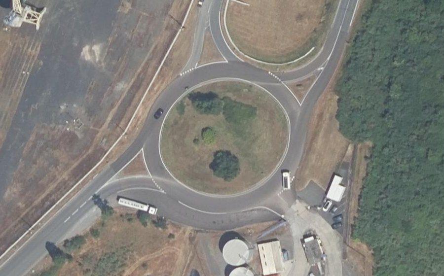 Vue aérienne du Rond-point anonyme n°4862158