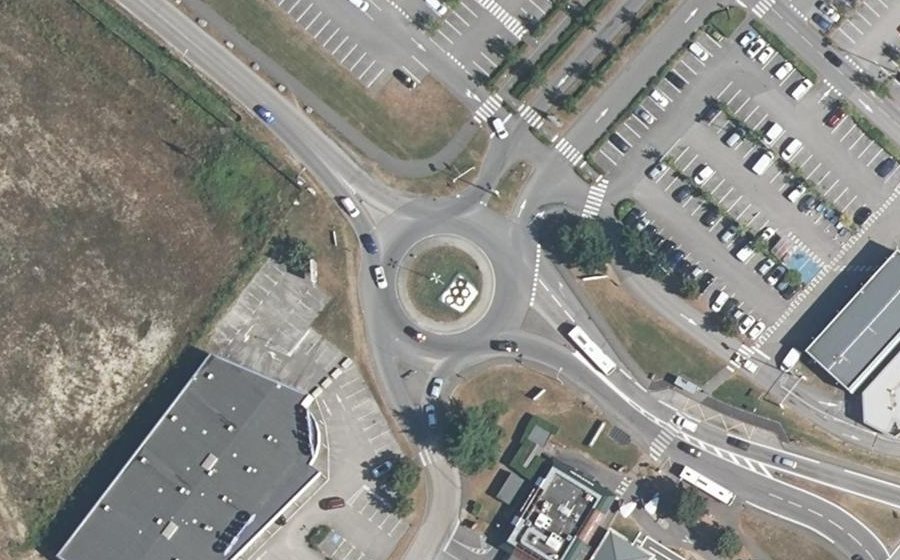 Vue aérienne du Rond-point anonyme n°4864823