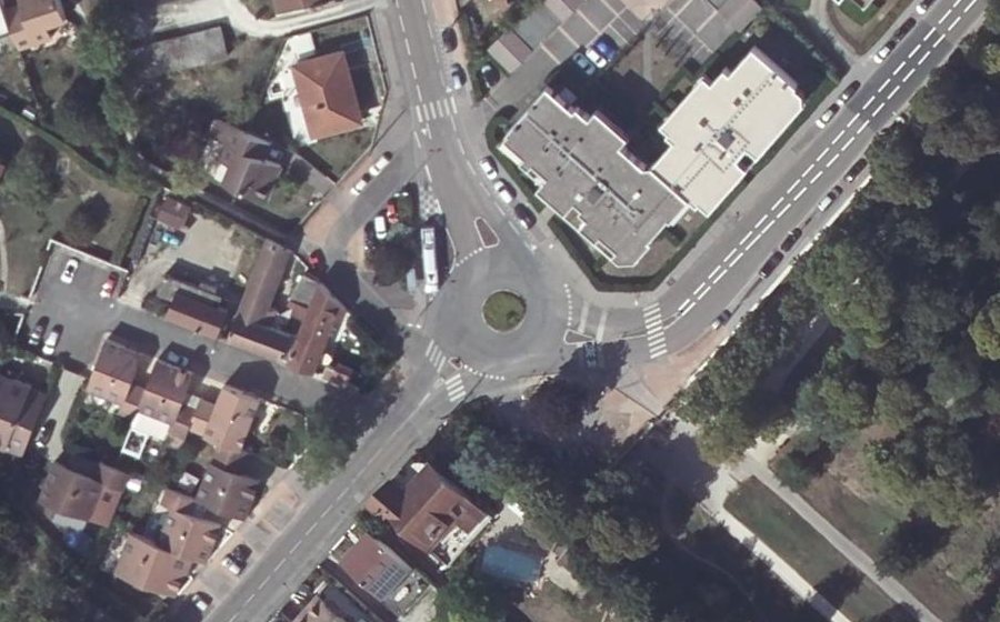 Vue aérienne du Rond-point anonyme n°4865656