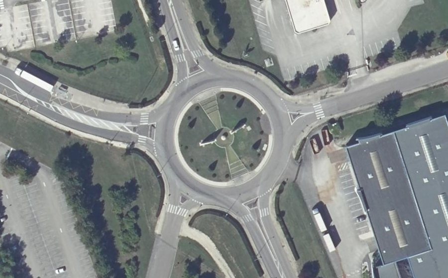 Vue aérienne du Rond-point anonyme n°4866871