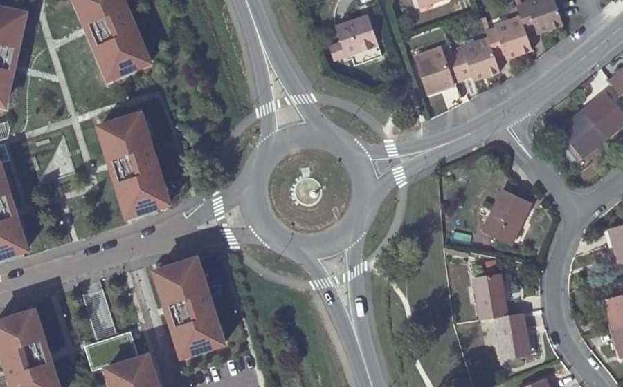 Vue aérienne du Rond-point anonyme n°4866875