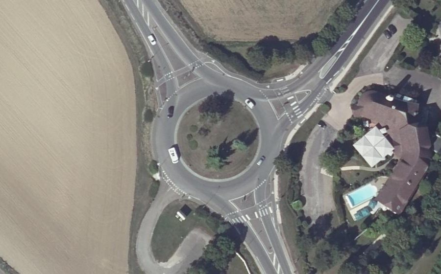 Vue aérienne du Rond-point anonyme n°4867323