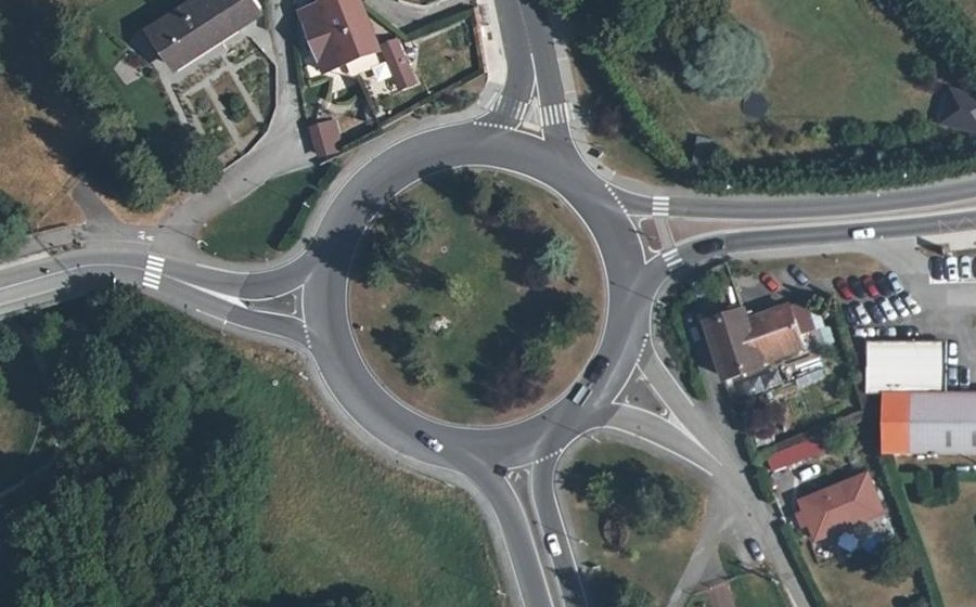 Vue aérienne du Rond-point anonyme n°4867906