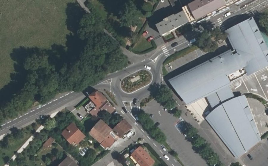 Vue aérienne du Rond-point anonyme n°4867952
