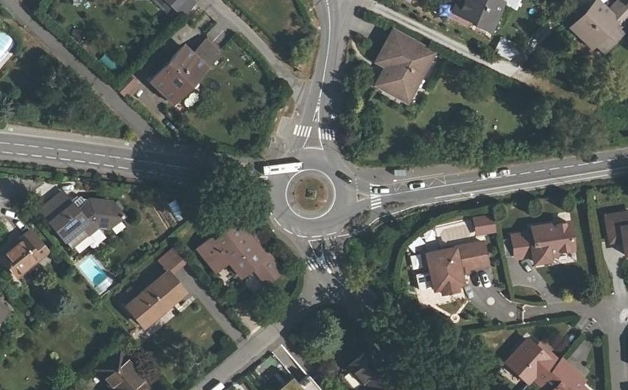 Vue aérienne du Rond-point anonyme n°4867954