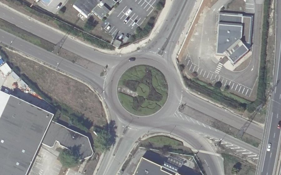 Vue aérienne du Rond-point anonyme n°4868312