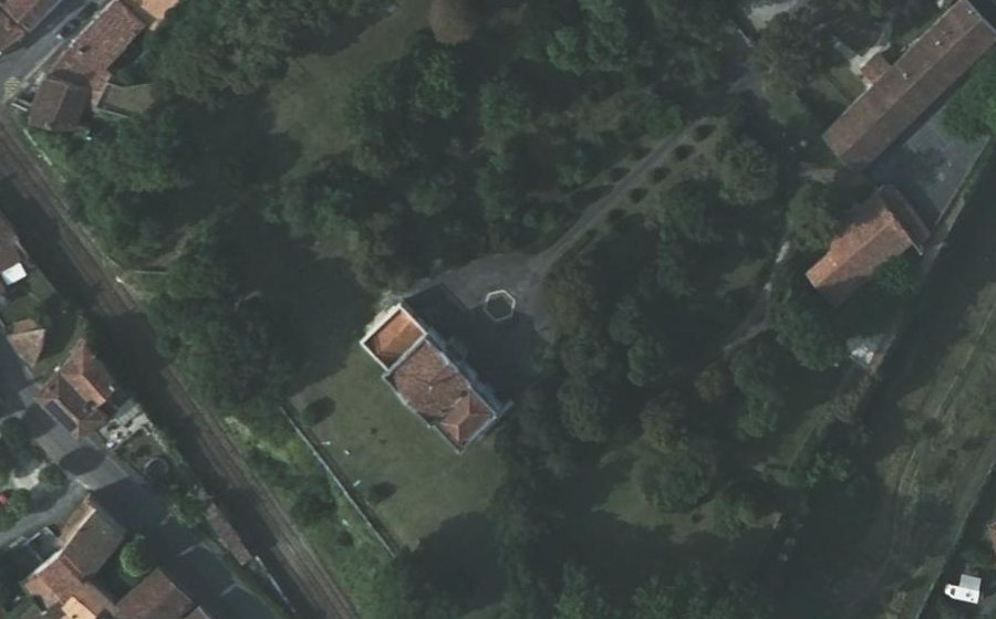 Vue aérienne du Rond-point anonyme n°487021979