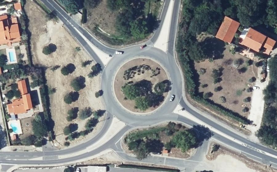 Vue aérienne du Rond-point anonyme n°48720101