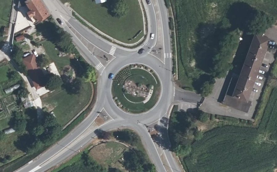 Vue aérienne du Rond-point anonyme n°4873778