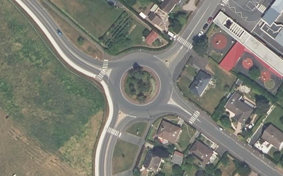 Vue aérienne du Rond-point anonyme n°4876351