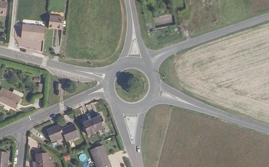 Vue aérienne du Rond-point anonyme n°48790964