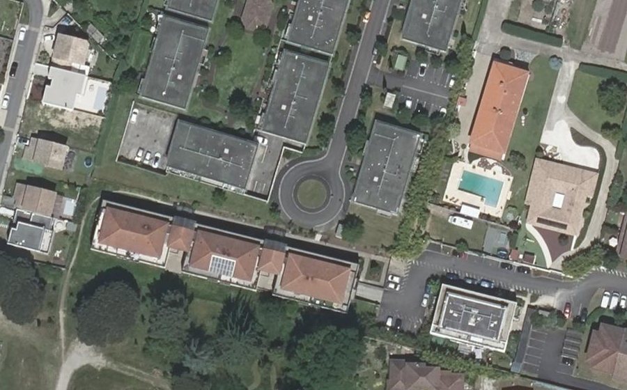 Vue aérienne du Rond-point anonyme n°488281540