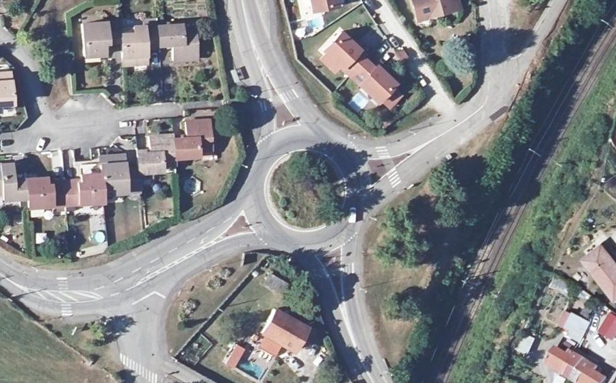 Vue aérienne du Rond-point anonyme n°48835027