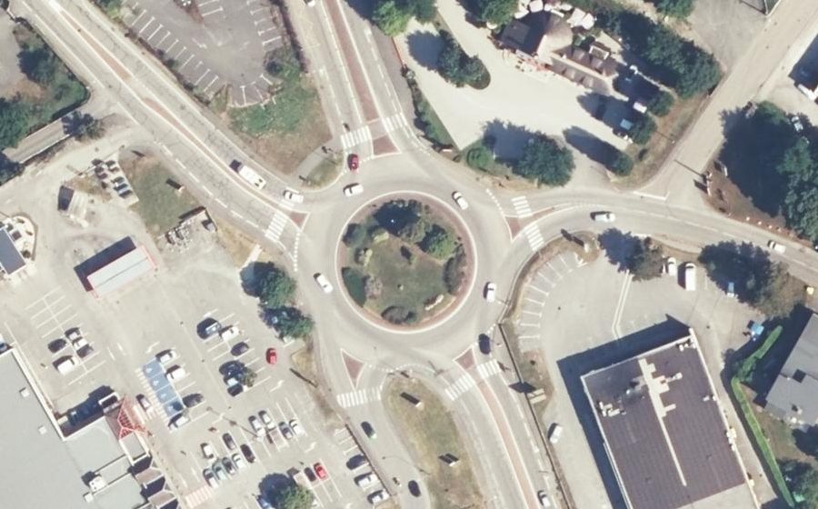 Vue aérienne du Rond-point anonyme n°488707737