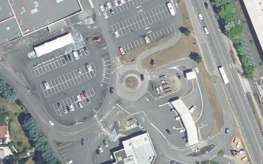 Vue aérienne du Rond-point anonyme n°48917267