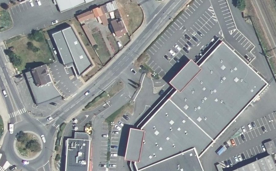 Vue aérienne du Rond-point anonyme n°48918194