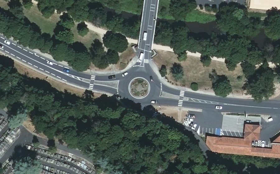 Vue aérienne du Rond-point anonyme n°4892900