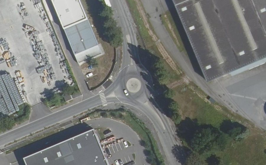 Vue aérienne du Rond-point anonyme n°489398570