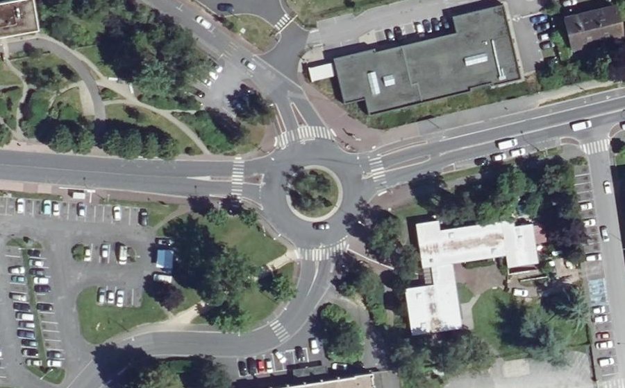 Vue aérienne du Rond-point anonyme n°48954188