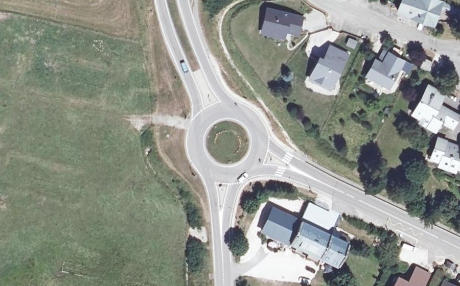 Vue aérienne du Rond-point anonyme n°489594872