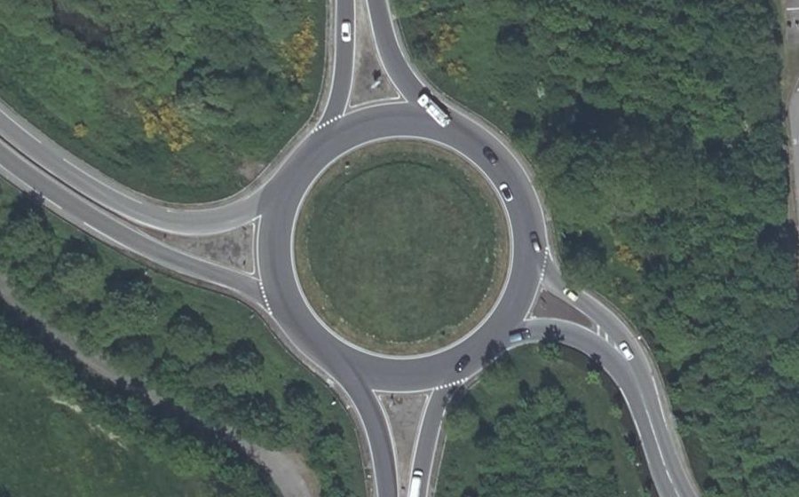 Vue aérienne du Rond-point anonyme n°48970816