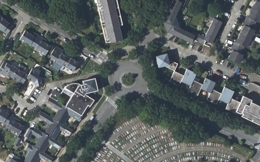 Vue aérienne du Rond-point anonyme n°48994291
