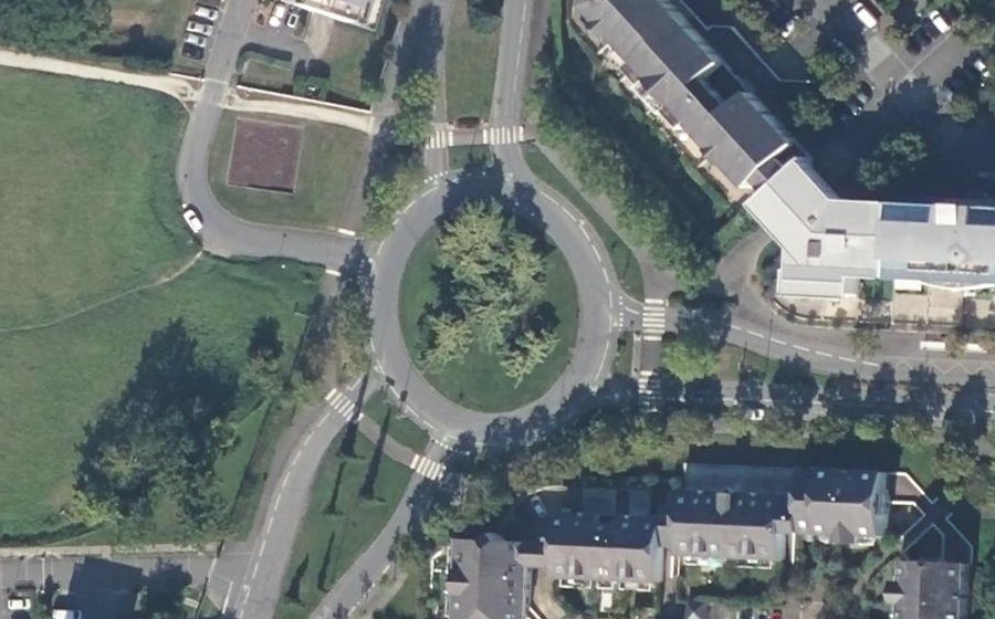 Vue aérienne du Rond-point anonyme n°4900616